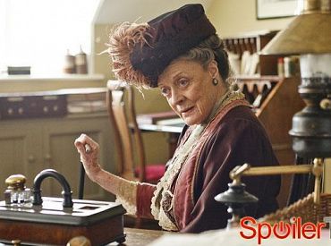 Okazuje się, że Maggie Smith mimo wszystko nie opuszcza Downton Abbey