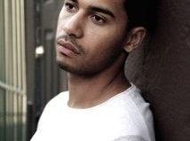 Odcinki pilotowe: Elliot Knight pojawi się w The Advocate