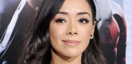 Odcinki pilotowe: Aimee Garcia i Jessica Van dołączyły do 