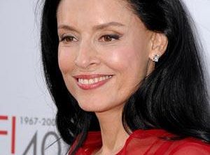 Odcinki pilotowe: Sonia Braga zagra w dramacie NBC The Curse Of The Fuentes Women