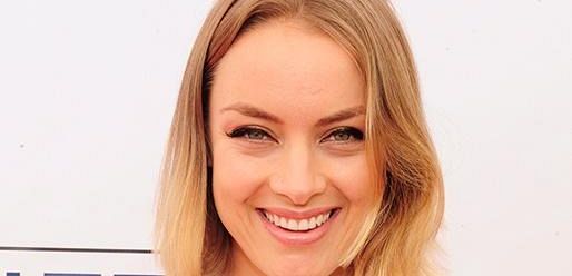 Rachel Skarsten dołączyła do 