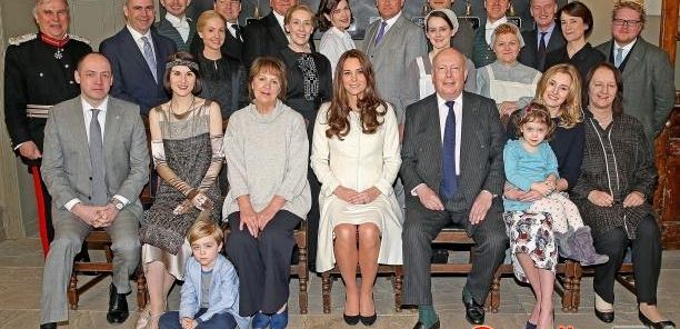 Prawdziwa księżna Kate Middleton odwiedziła fikcyjną szlachtę na planie 