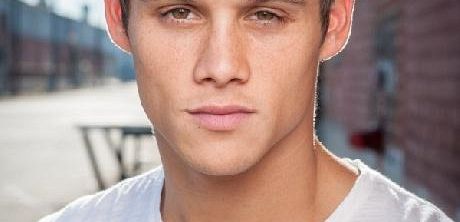 Odcinki pilotowe: Samantha Logan, Jordan Calloway i Timothy Granaderos zagrają w 