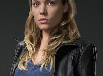 Agnes Bruckner o zabójczym zwrocie akcji w Returned, szalonej roli w Dawno, dawno temu