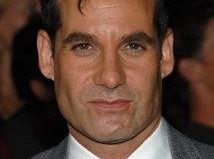 Odcinki pilotowe: Adrian Pasdar zagra w The Kingmakers