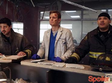 Pierwsze spojrzenie: Zespół „Chicago Med” wkracza do akcji - flirtuje z kimś z „Chicago Fire”?
