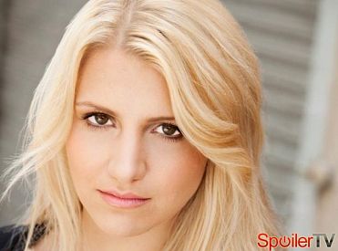 Odcinki pilotowe: Annaleigh Ashford pojawi się w komedii CBS „Super Clyde”