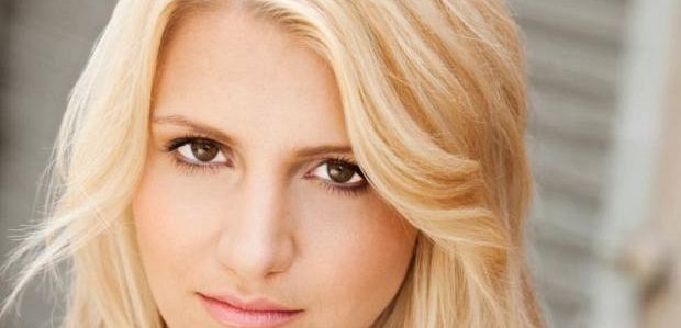 Odcinki pilotowe: Annaleigh Ashford pojawi się w komedii CBS „Super Clyde”