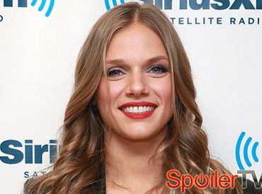Odcinki pilotowe: Tracy Spiridakos pojawi się w komedii CBS od Dana O’Shannona ze „Współczesnej rodziny”