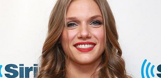 Odcinki pilotowe: Tracy Spiridakos pojawi się w komedii CBS od Dana O’Shannona ze „Współczesnej rodziny”