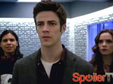 Nowy zwiastun „The Flash” zapowiada zaskakujący pocałunek między Barrym na Caitlin