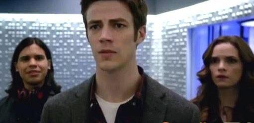Nowy zwiastun „The Flash” zapowiada zaskakujący pocałunek między Barrym na Caitlin