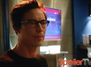 Kto ocali Wellsa przed zabójczymi pszczołami w „The Flash”?