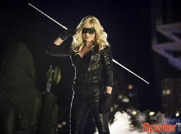 Czy Caity Lotz zagra Białego Kanarka w spinoffie „Arrow” i „The Flash”?