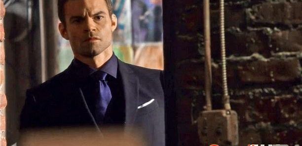 Cami mówi Elijahowi prawdę o Klausie w klipie z „The Originals”