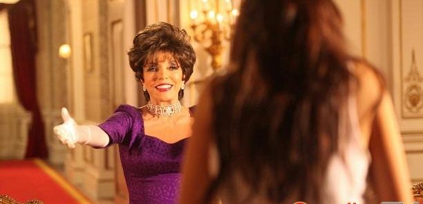 Klip z „The Royals”: Joan Collin sprawia, że Elizabeth Hurley drży