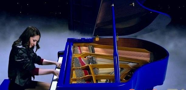 Posłuchaj pięknej fortepianowej wersji tytułowej piosenki z „Doktora Who”