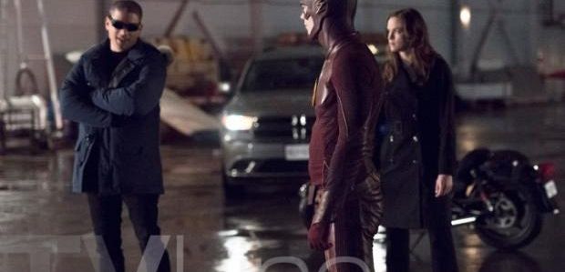 Zdjęcia z „The Flash”: Metaludzie szaleją! [spoiler] kontra Odwrócony Flash!