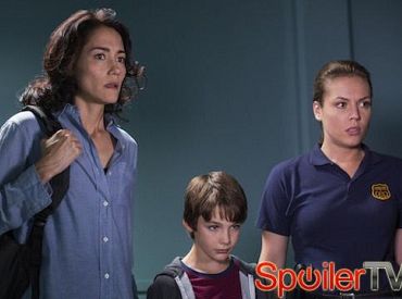 Klip z „The Returned”: Nikki mówi Julie mroczną prawdę o Victorze