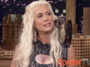 Kristen Wiig przemienia się w Khaleesi z „Gry o tron” w czasie wywiadu w „Tonight Show”