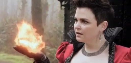 Klip z finału 4 sezonu „Dawno, dawno temu”: Heroiczna Regina walczy ze złą Śnieżką