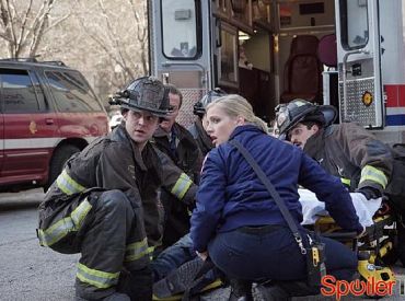 Kto zostanie uderzony przez niekontrolowany samochód w „Chicago Fire”?