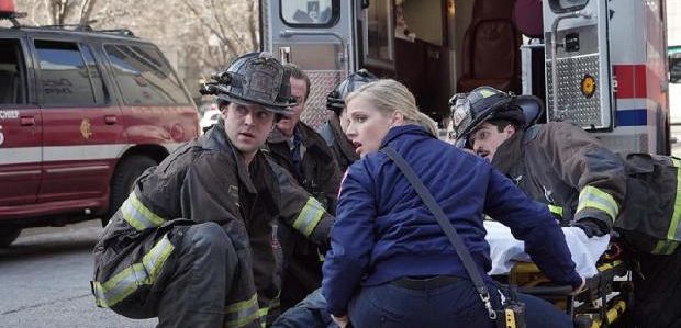 Kto zostanie uderzony przez niekontrolowany samochód w „Chicago Fire”?