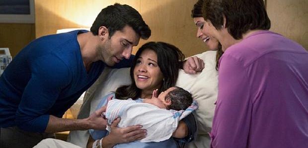 Aktor „Jane the Virgin” zapowiada piękne narodziny w finale — i szokujący zwrot akcji później