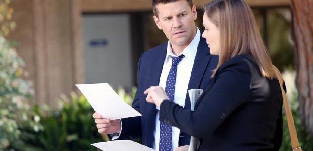 Klip z „Kości”: Booth bierze radę jak obstawić od… Brennan?!