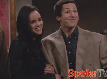Klip z finału 2 sezonu „Brooklyn Nine-Nine”: Jake i Amy stają się czuli pod przykrywką