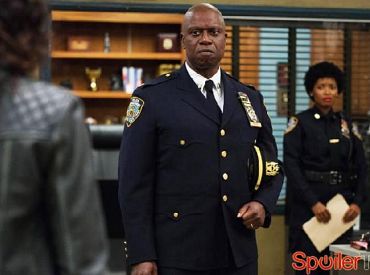Spoiler Dnia: Czy kapitan Holt opuści Brooklyn Nine-Nine?
