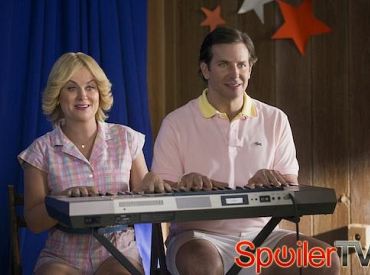 Pierwsze spojrzenie na „Wet American Summer”: Załoga obozu zgłasza się na służbę