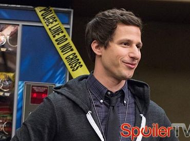 Post Mortem finału 2 sezonu „Brooklyn Nine-Nine”: Szefowie i obsada mówią o nowej pracy Holta, pocałunku Jake’a i Amy