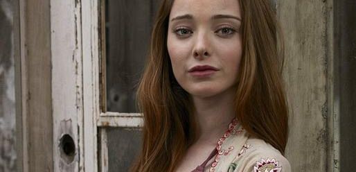 Emma Dumont z „Bunheads” mówi o wchodzeniu w dorosłość w „Aquarius”