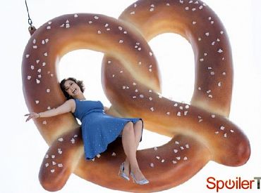 O co chodzi z tym niesamowicie szalonym zwiastunem „Crazy Ex-Girlfriend”?