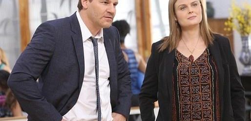 Szef „Kości” wyjaśnia „wkurzającą” historię Bootha i Brennan, zapowiada przyszłość Angeli i Hodginsa w Paryżu