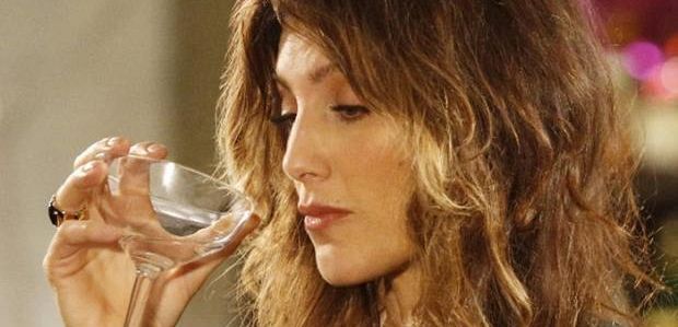 Pierwsze spojrzenie na „Kochanki”: Czy Jennifer Esposito jest dobrym zastępstwem za Alyssę Milano?