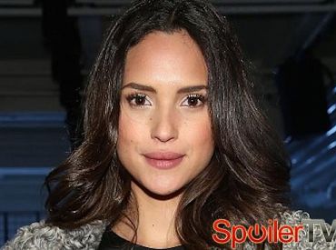 Adria Arjona zagra Dorotkę w „Emerald City