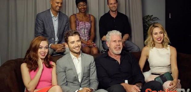 Ron Perlman mówi, że śmierć w „Synach anarchii” prawie została zdradzona przez „Hand of God”