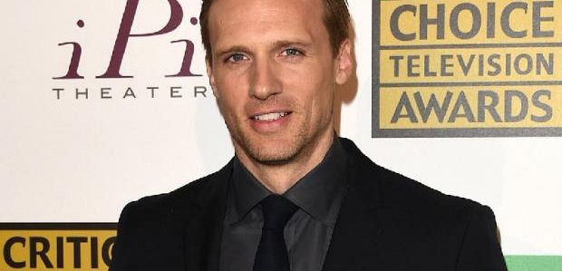 Comic con 2015: Teddy Sears dołącza jako Jay Garrick w 2 sezonie „Flash” — plus poznaj nową miłość Barry’ego