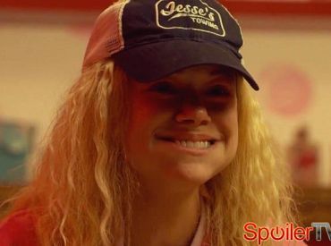 Wpadki na planie 3 sezonu „Orphan Black”: Alison śpiewa Whitney, Helena dławi się babką