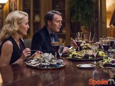 „Hannibal” Gillian Anderson o motywacji Bedelii: „Igra z ogniem i to ją podnieca”