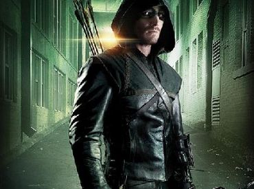 Comic-Con 2015: Oliver ma nowy bohaterski strój, Diggle (wreszcie) się stroi, Anarky rządzi i więcej o Arrow