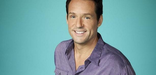 Josh Hopkins dołączył do 