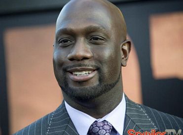 Richard T. Jones będzie powracał w American Horror Story: Hotel