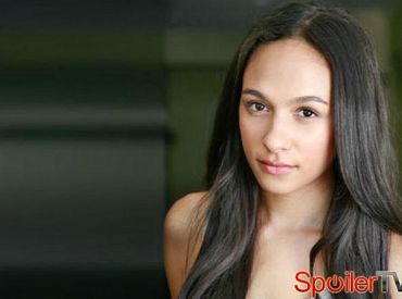 Aurora Perrineau dołączyła do Blood & Oil