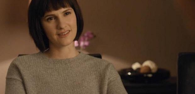 Klip z „Humans”: Przestraszona Karen wyznaje swój sekret Petowi