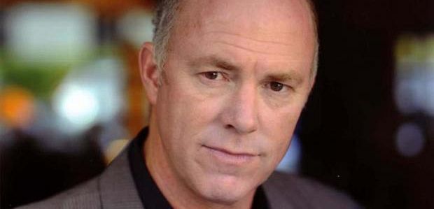 Michael Gaston będzie powracał w 