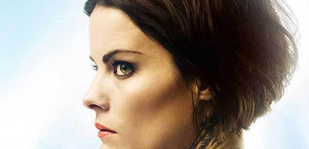 Plakat „Blindspot” pokazuje wiele tuszu na ciele Jaimie Alexander