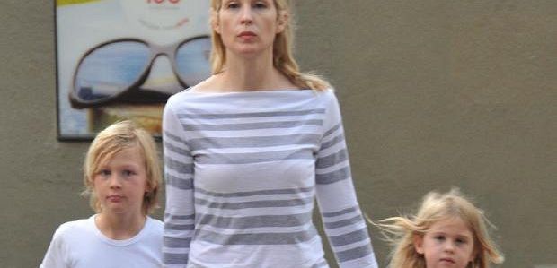 Kelly Rutherford musi zwrócić swoje dzieci do Monako natychmiast